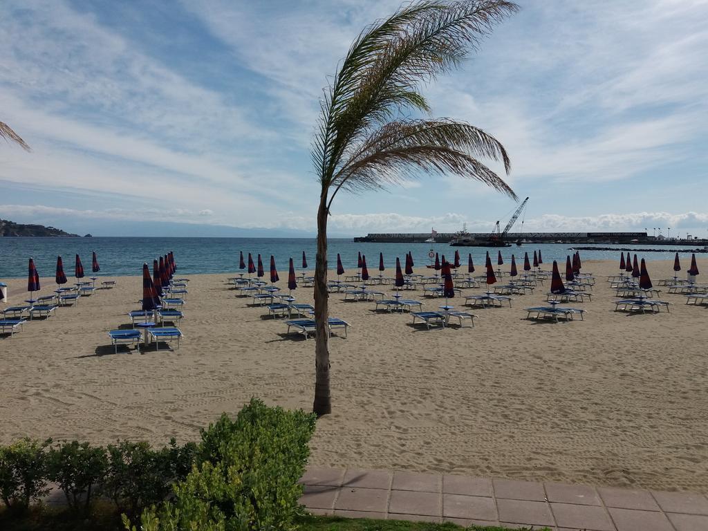 Patry' House Apartment Giardini Naxos Exterior foto